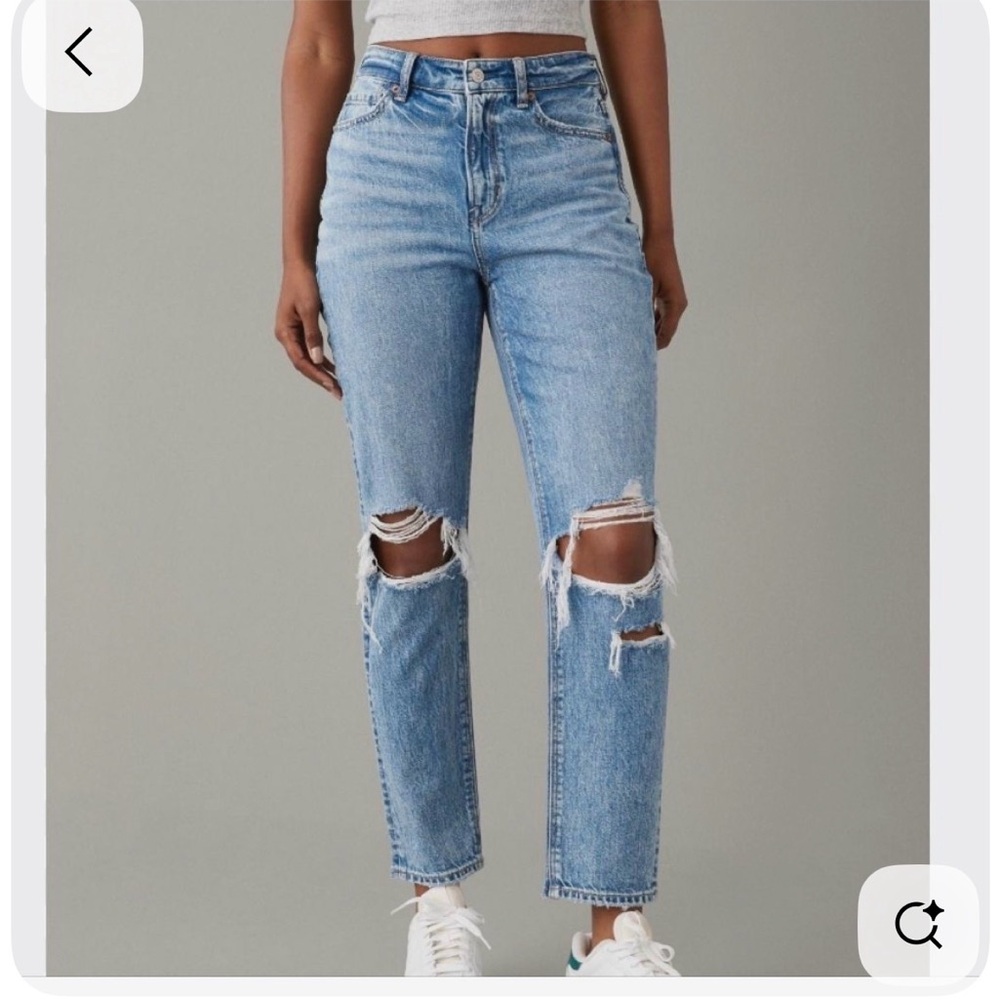 American Eagle Women’s Sz 25 NWT Strigid Super High Rise Mom Jeans Distressed